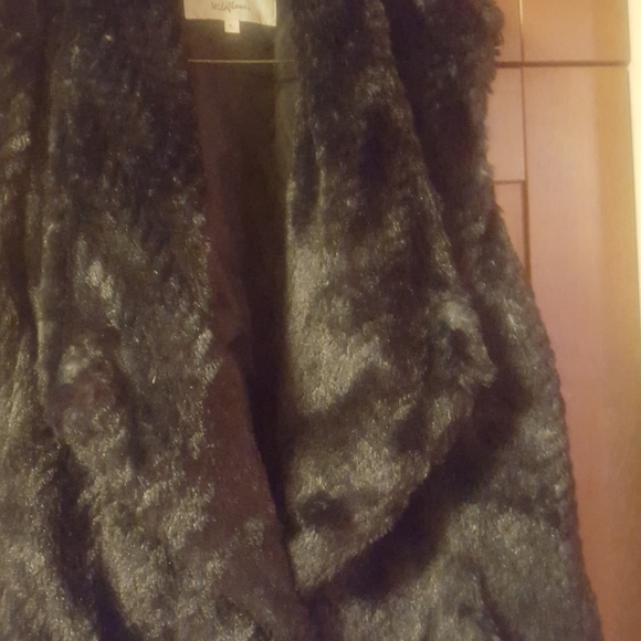 Faux rabbit fur vest - Picture 2 of 3